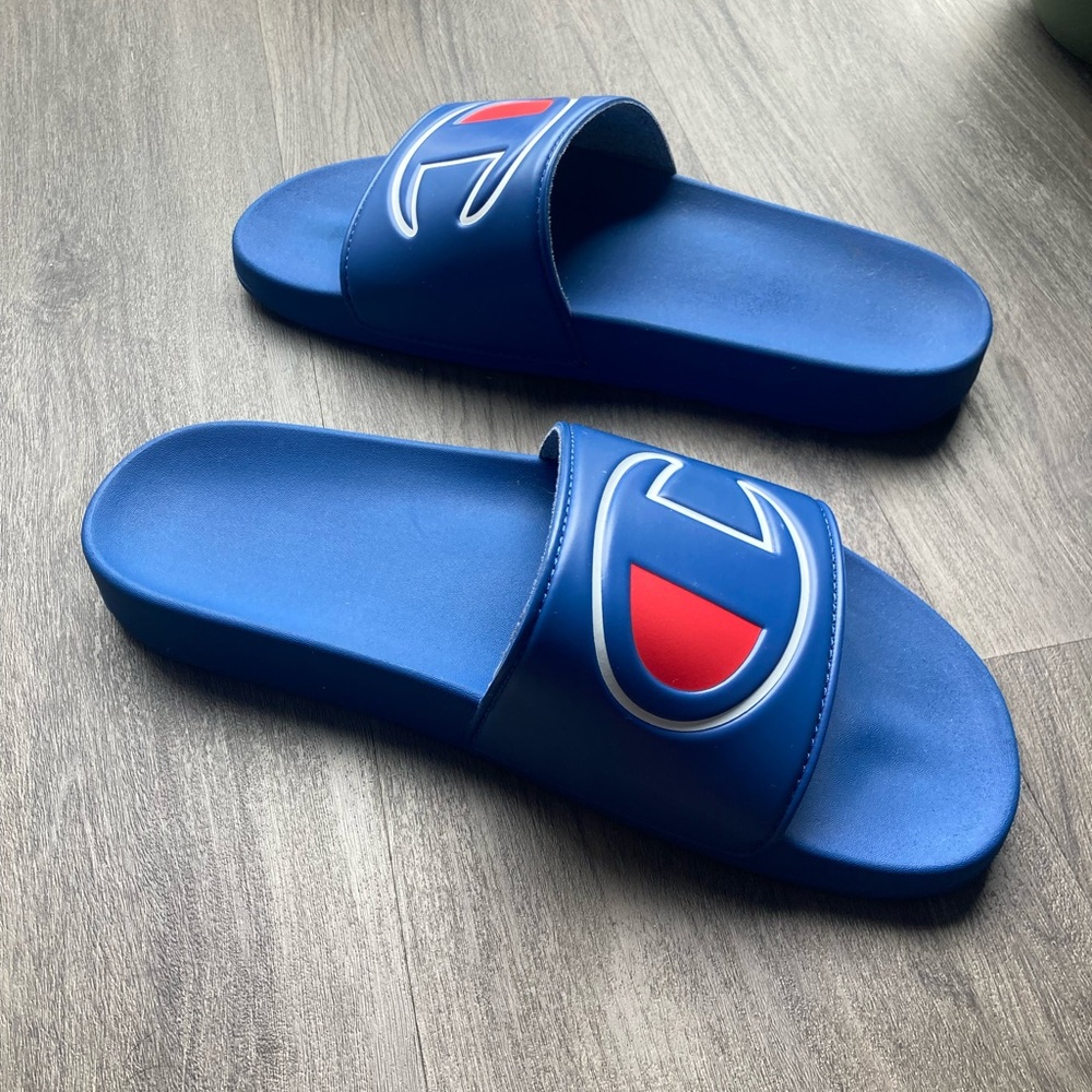 Navy Champion slides - like new